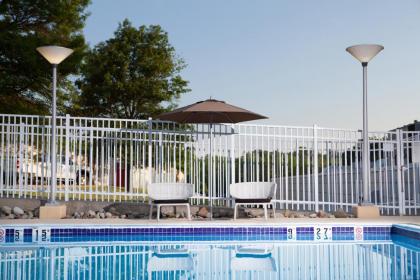 Sheraton Pittsburgh Airport Hotel - image 10