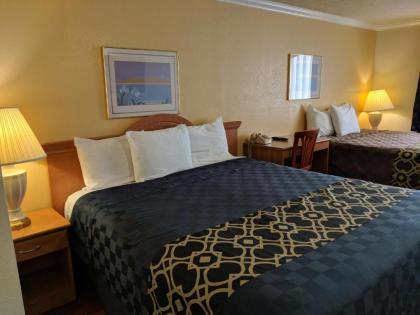 Budget Inn - image 5