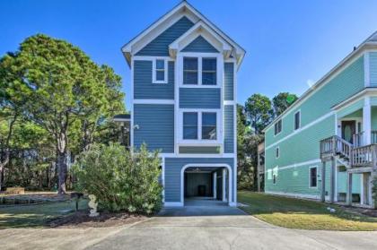 Coastal Home with Community Pool Less Than 2 Miles to Beach!