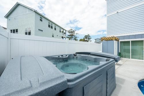 Spectacular Sunset Beach House CB105 - image 5