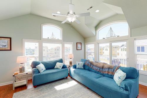 Seaside Greetings - image 5