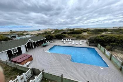 Oceanfront grandeur in 4x4 Outerbanks - Mark Twain - image 2