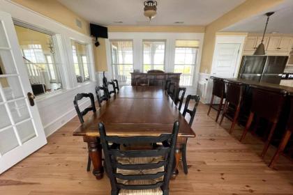 Oceanfront grandeur in 4x4 Outerbanks - Mark Twain - image 3