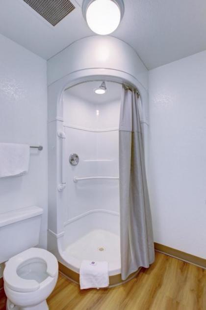 Motel 6-Corona CA - image 4