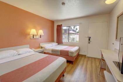 Motel 6-Corona CA - image 9