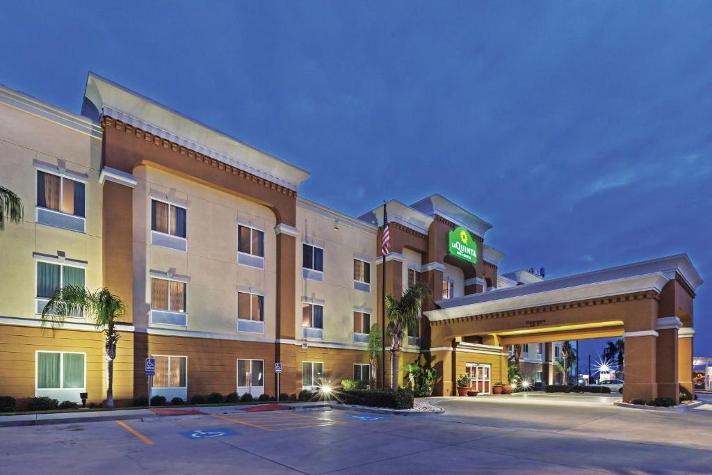 La Quinta by Wyndham Corpus Christi-N Padre Isl. - image 2