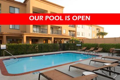 Courtyard by Marriott Corpus Christi - image 2