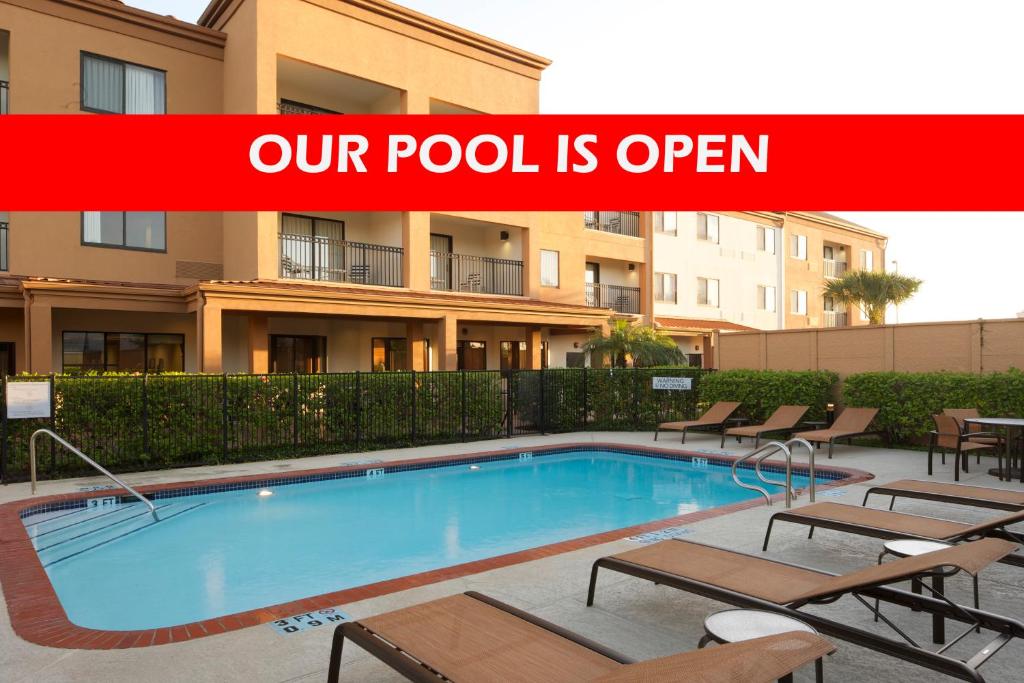 Courtyard by Marriott Corpus Christi - image 2