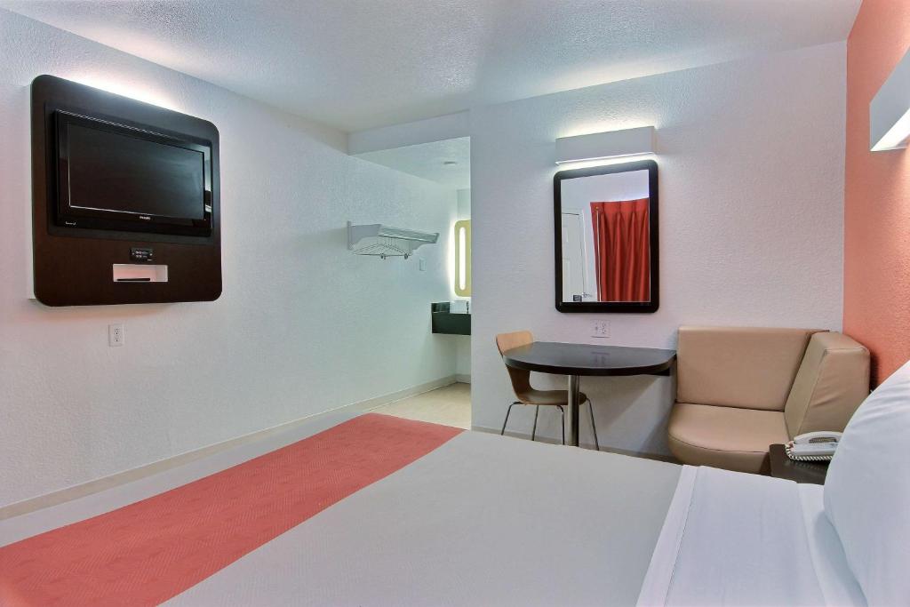Motel 6-Corpus Christi TX - East - North Padre Island - image 2