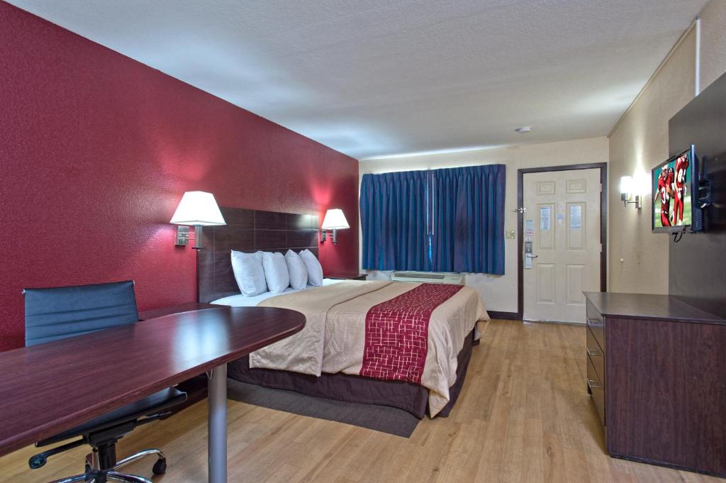 Red Roof Inn Corpus Christi South - image 4