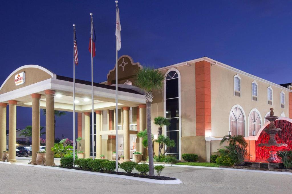 Hawthorn Suites by Wyndham Corpus Christi - main image