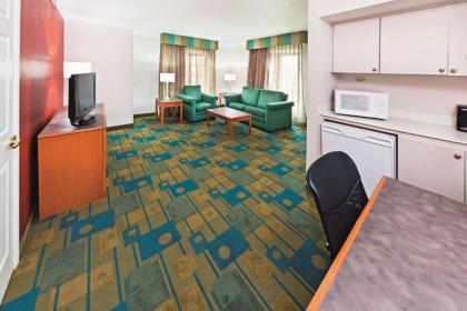 La Quinta Inn by Wyndham Corpus Christi North - image 2