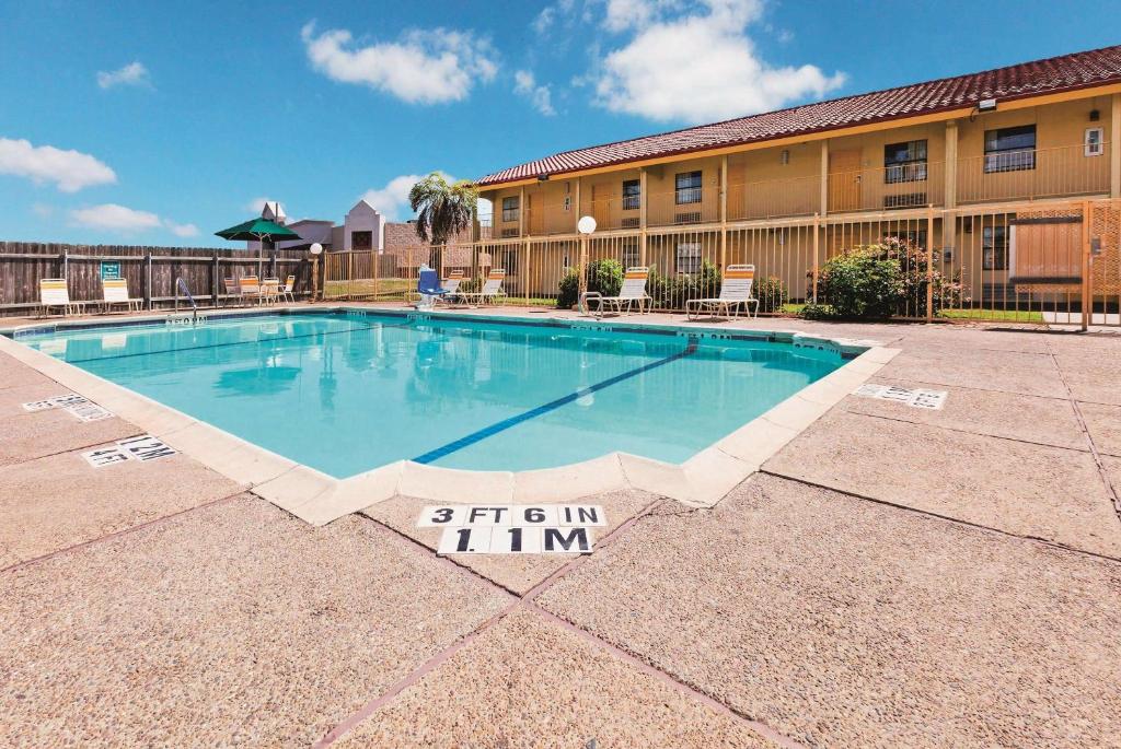 La Quinta Inn by Wyndham Corpus Christi North - image 5