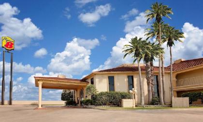 Super 8 by Wyndham Corpus Christi Northwest - image 2