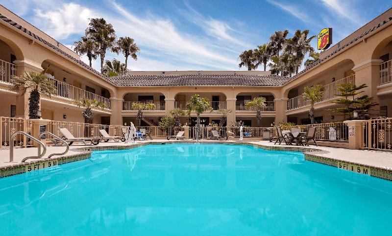 Super 8 by Wyndham Corpus Christi Northwest - image 5