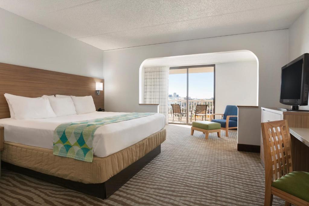 Radisson Hotel Corpus Christi Beach - image 3