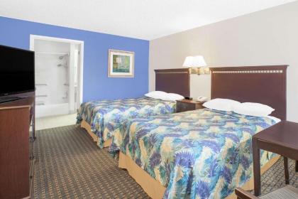 Super 8 by Wyndham Corpus Christi - image 4