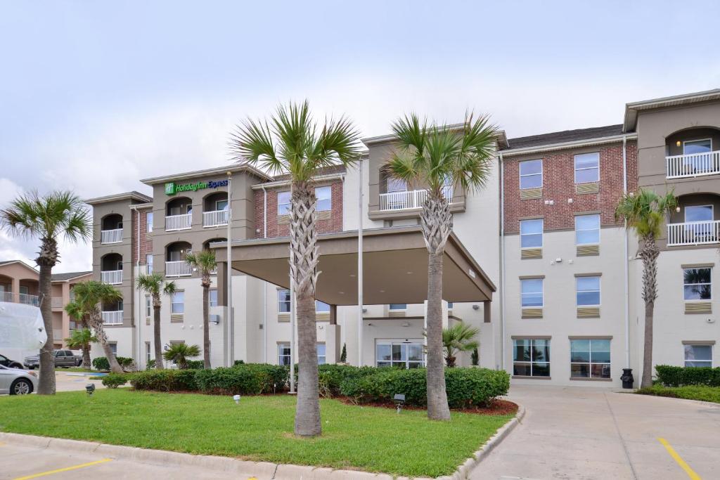 Holiday Inn Express & Suites Corpus Christi-N Padre Island an IHG Hotel - main image