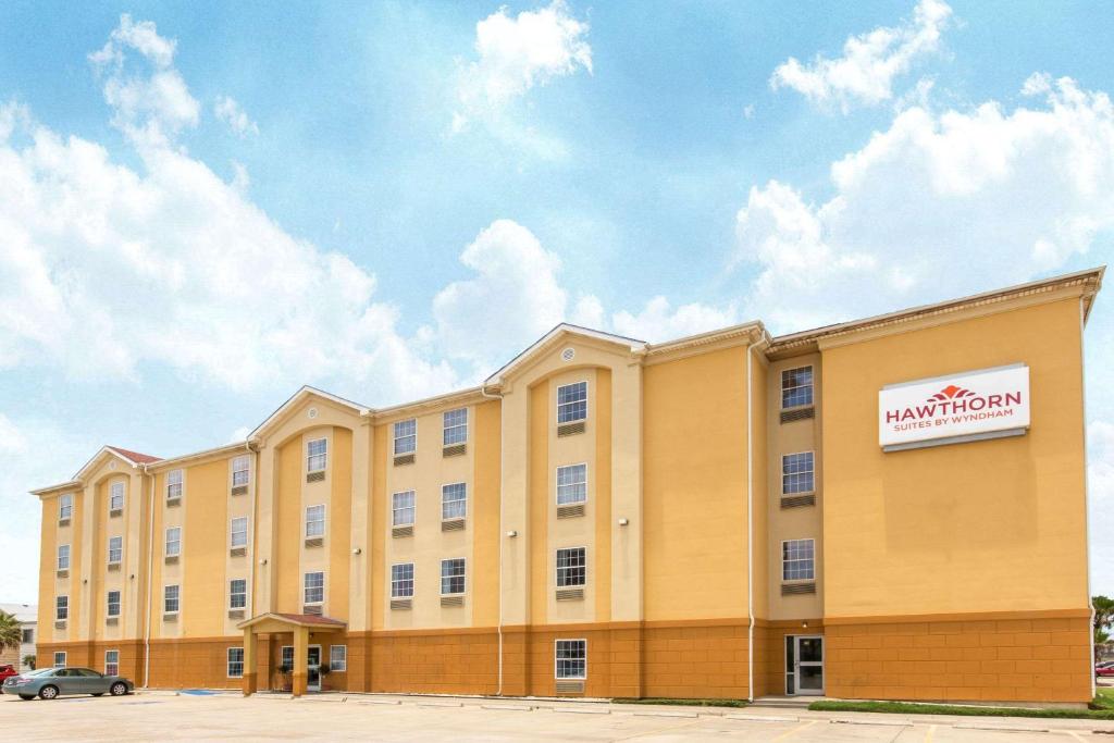 Hawthorn Suites by Wyndham Corpus Christi/Padre Isle - main image