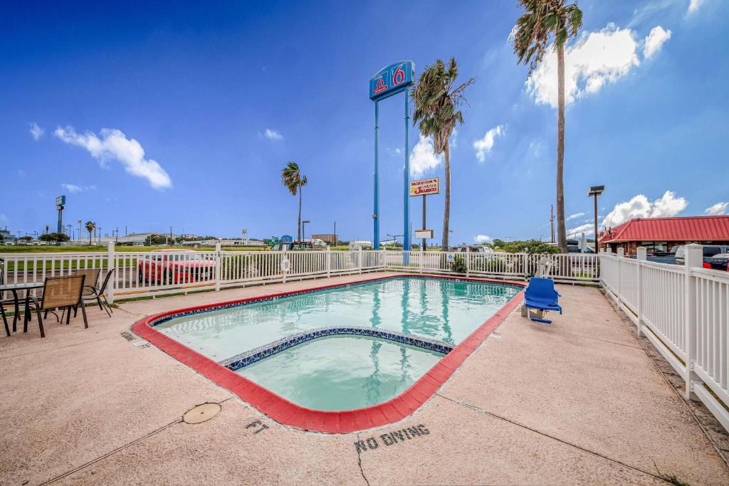 Motel 6-Corpus Christi TX - main image