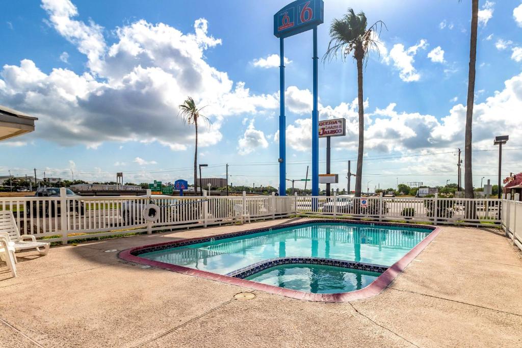 Motel 6-Corpus Christi TX - image 4