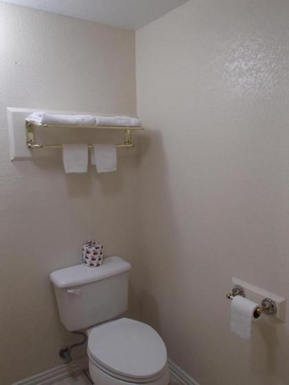 Budget Inn and Suites Corpus Christi - image 3