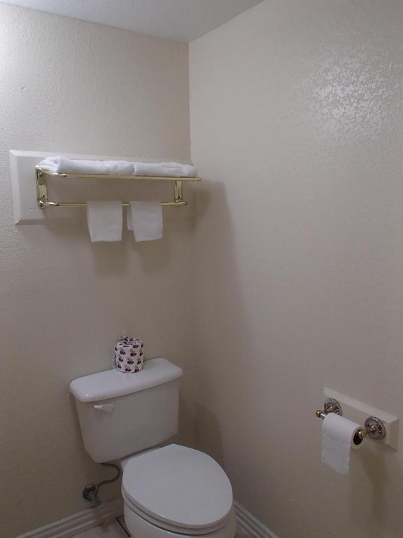 Budget Inn and Suites Corpus Christi - image 3