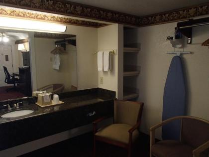 Budget Inn and Suites Corpus Christi - image 5