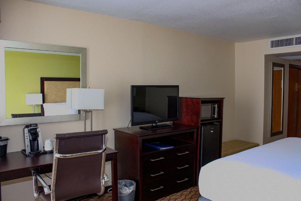 Holiday Inn Corpus Christi Downtown Marina an IHG Hotel - image 4