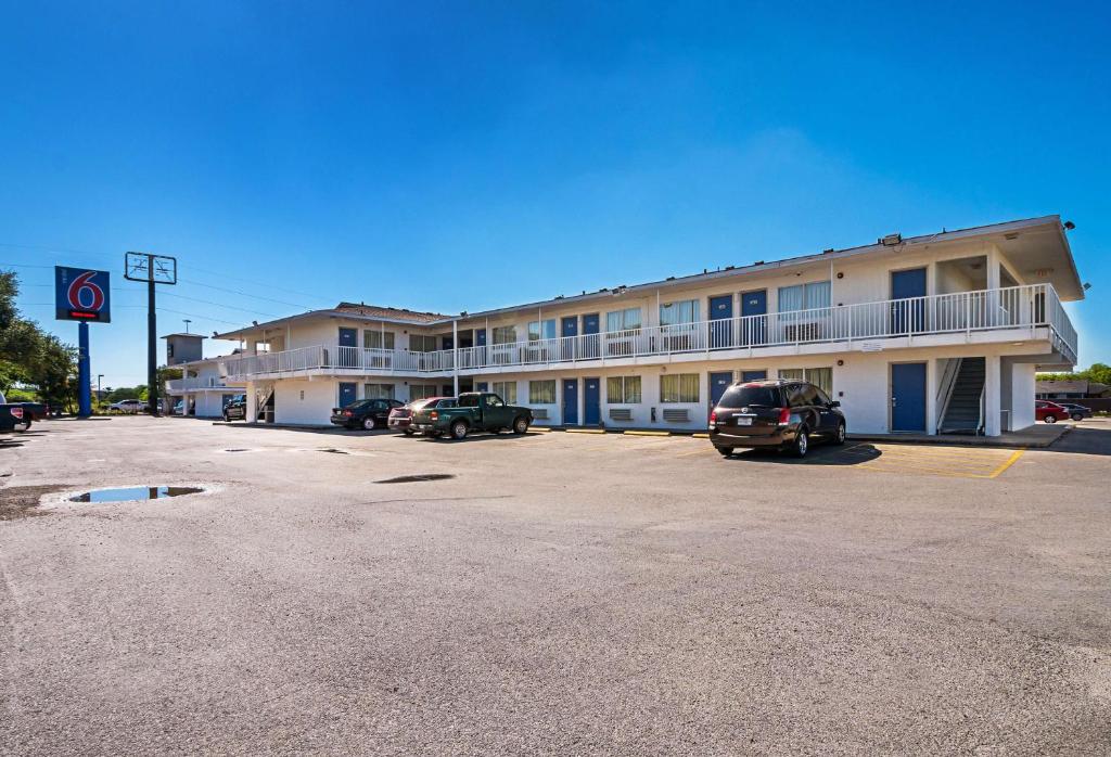 Motel 6-Corpus Christi TX - Northwest - main image
