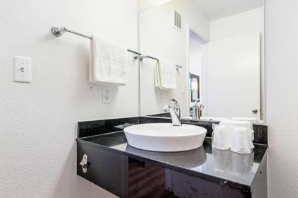 Motel 6-Corpus Christi TX - Northwest - image 5