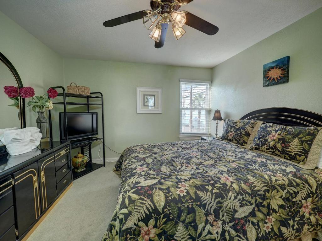 Surfside 216 by Padre Escapes - image 3