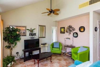 Captain's Cottage 239 by Padre Escapes - image 2