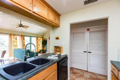 Captain's Cottage 239 by Padre Escapes - image 4