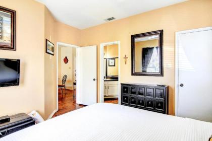 Beach Club Condos - image 5