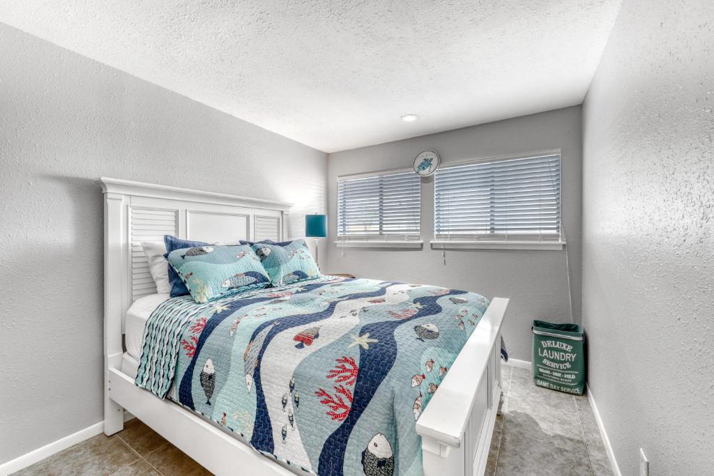 Compass Condos - image 2