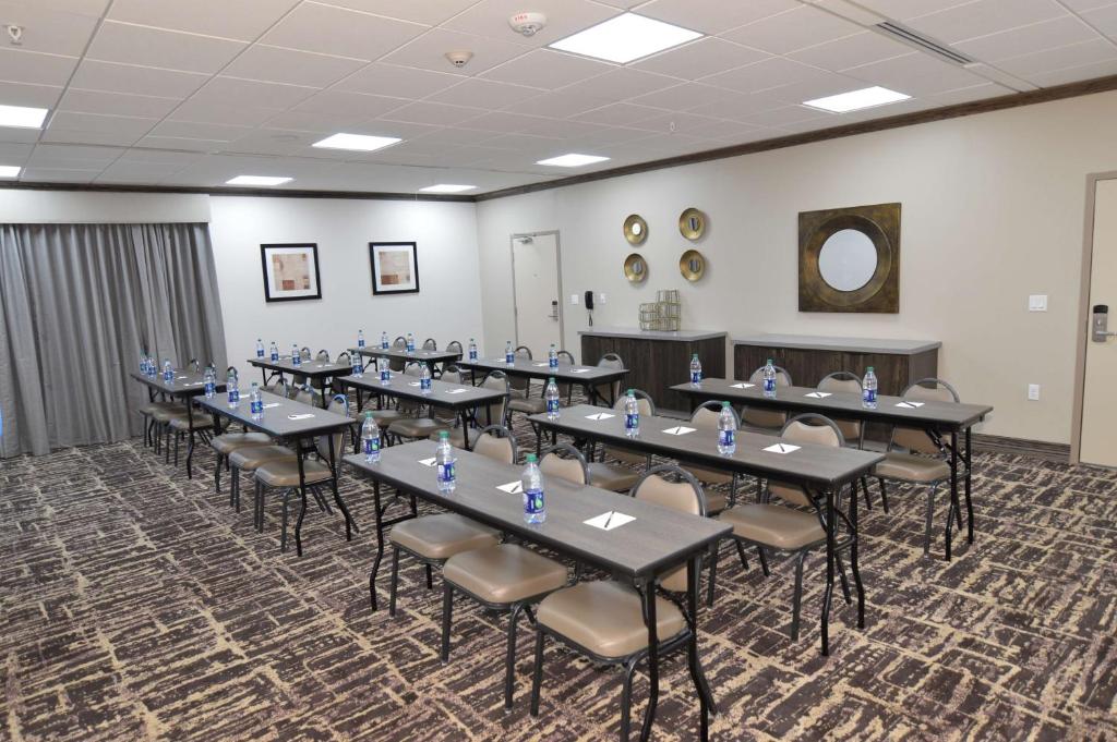 Best Western Executive Residency IH-37 Corpus Christi - image 3