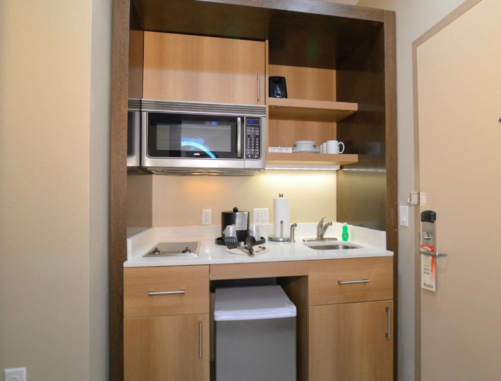 Best Western Executive Residency IH-37 Corpus Christi - image 5
