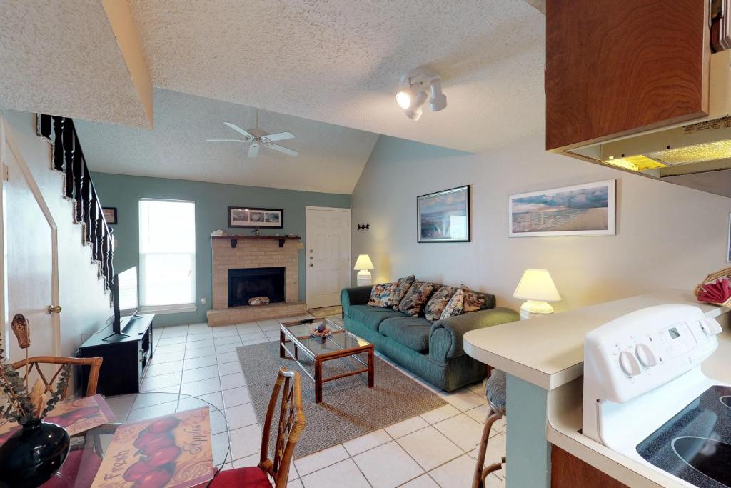 Leeward Cove B4 - main image
