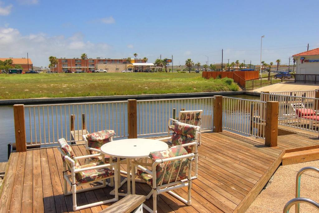 Mystic Harbor Condos - image 3