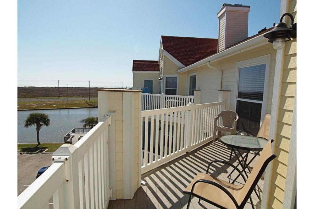 Beach View Retreat 343 by Padre Escapes - image 5