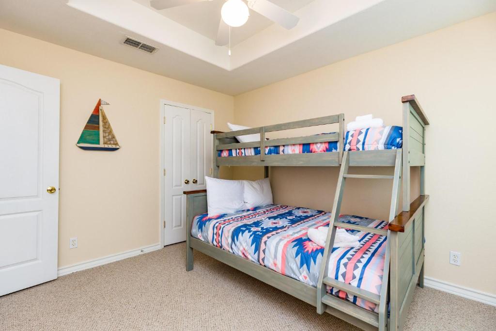 Gulf Breeze Escape 804 by Padre Escapes - image 3