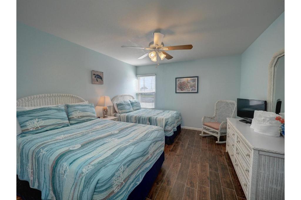 Surfside 107 by Padre Escapes - image 2