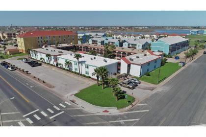 Surfside 107 by Padre Escapes - image 3
