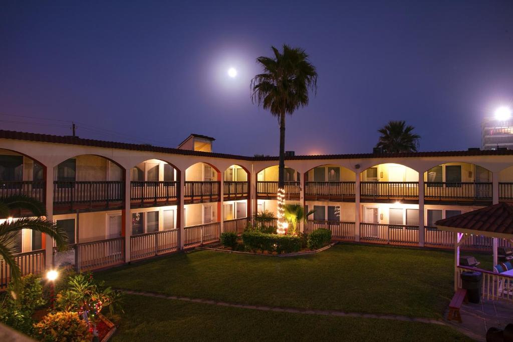Surfside 102 by Padre Escapes - main image