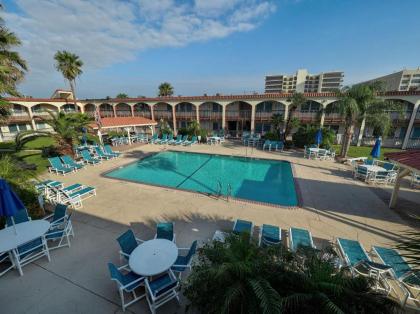 Surfside 102 by Padre Escapes - image 2