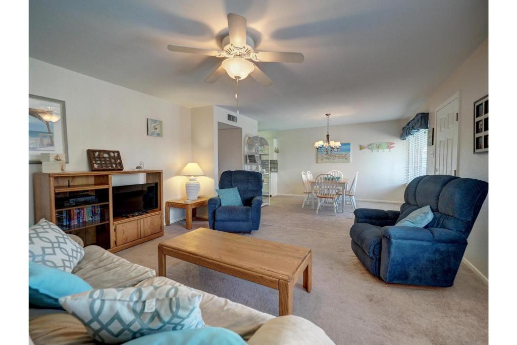 Surfside 204 by Padre Escapes - image 3