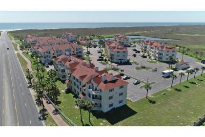 Villa by the Beach 112 by Padre Escapes - image 4