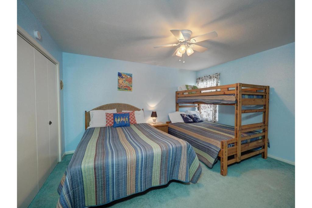 Surfside 221 by Padre Escapes - image 4