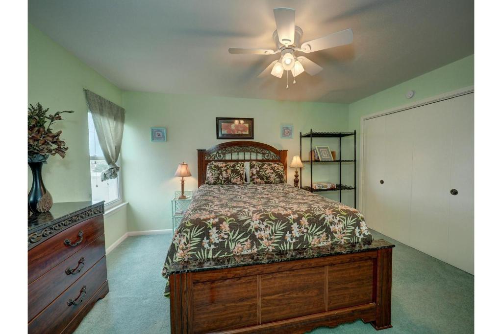Surfside 221 by Padre Escapes - image 5